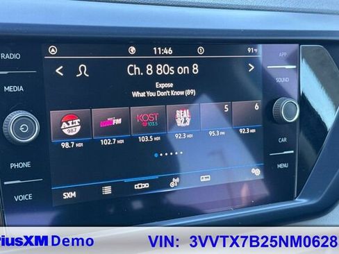 Certified 2022 Volkswagen Taos SE w/ Panoramic Sunroof Package image 27