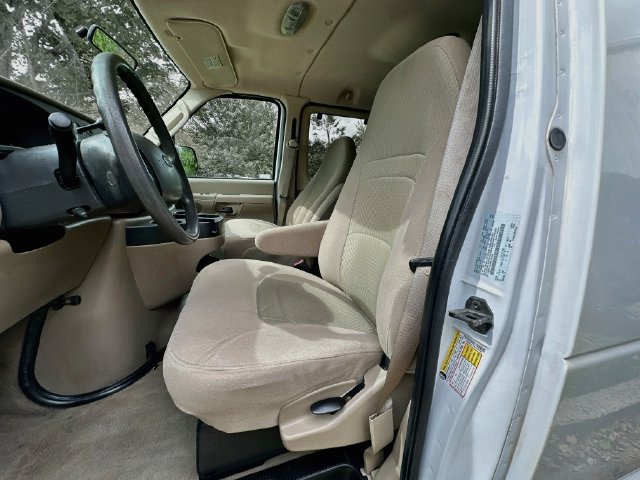Used 2008 Ford E-350 and Econoline 350 XL RWD image 22