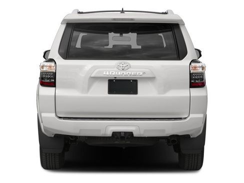 Used 2017 Toyota 4Runner SR5 AWD/4WD image 8
