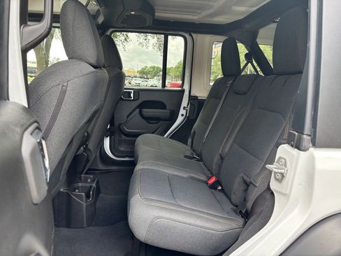 Used 2025 Jeep Wrangler Unlimited Sport AWD/4WD image 21