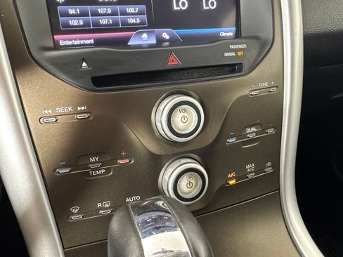 Used 2012 Ford Edge SEL FWD image 21