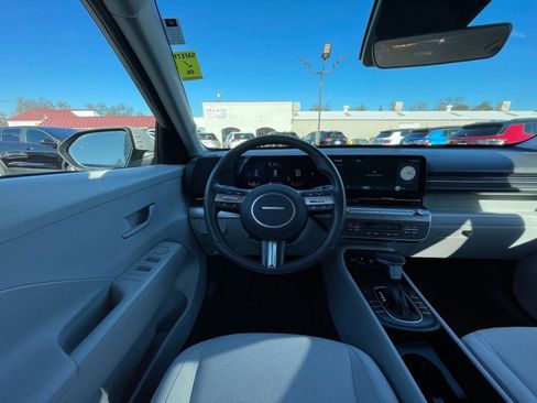 Used 2025 Hyundai Kona SEL image 34