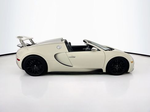 Used 2011 Bugatti Veyron AWD/4WD image 4
