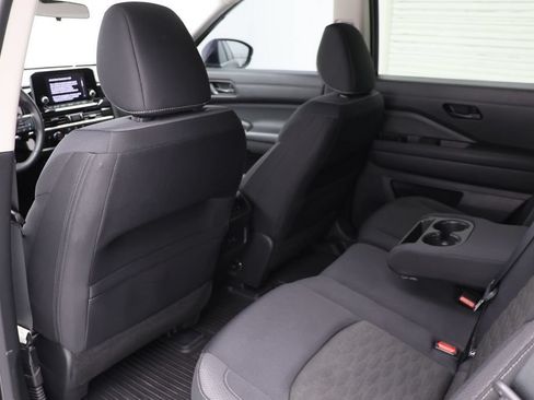 Used 2023 Nissan Pathfinder SV AWD/4WD image 10