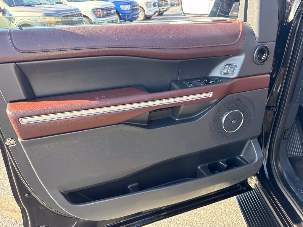 Used 2023 Ford Expedition Max Limited AWD/4WD image 30