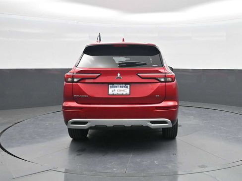 Used 2024 Mitsubishi Outlander SE AWD/4WD image 6