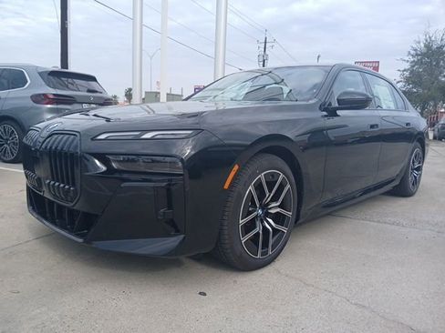 New 2025 BMW i7 xDrive60 image 3