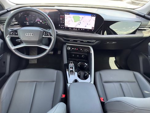 Used 2025 Audi Q5 Premium w/ Convenience Package AWD/4WD image 28