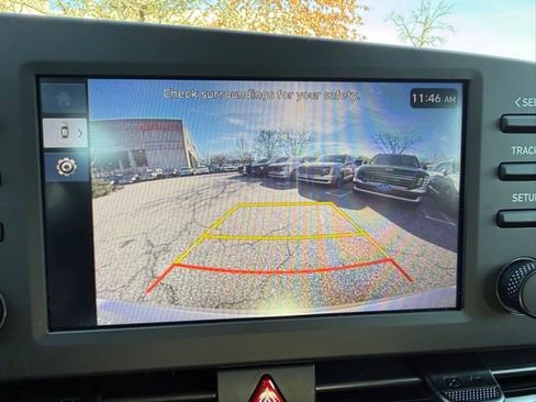 Used 2025 Hyundai Elantra Sport image 15