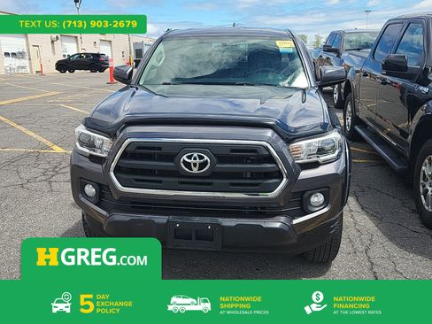 Used 2017 Toyota Tacoma SR5 w/ SR5 Appearance Package (SM) RWD image 1