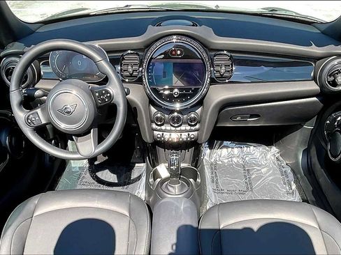 Used 2023 MINI Cooper Cooper image 25