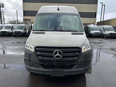 Used 2025 Mercedes-Benz Sprinter 2500 image 2