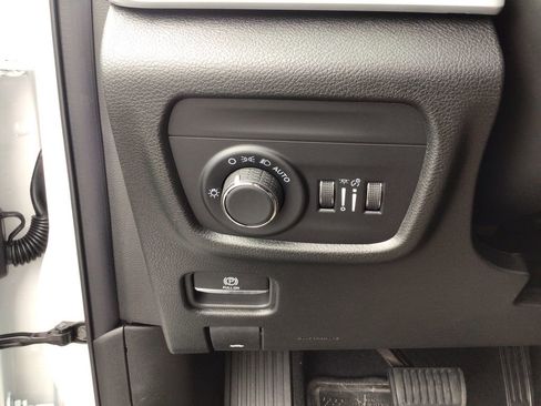 New 2025 Jeep Grand Cherokee 4WD image 18