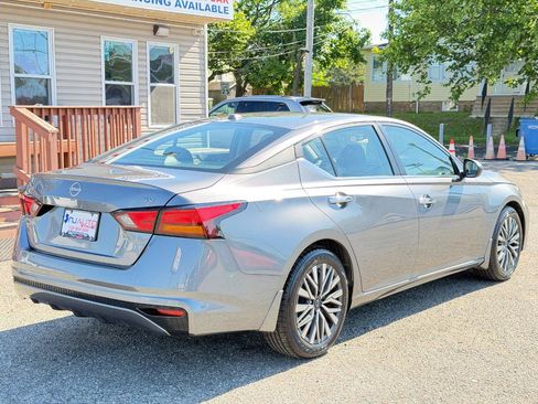 Used 2024 Nissan Altima 2.5 SV FWD image 4