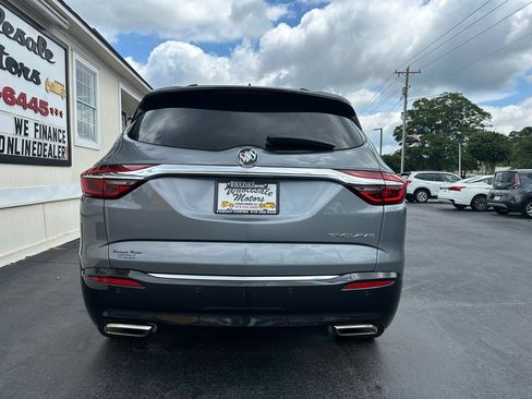 Used 2019 Buick Enclave Premium w/ Experience Buick Package FWD image 5
