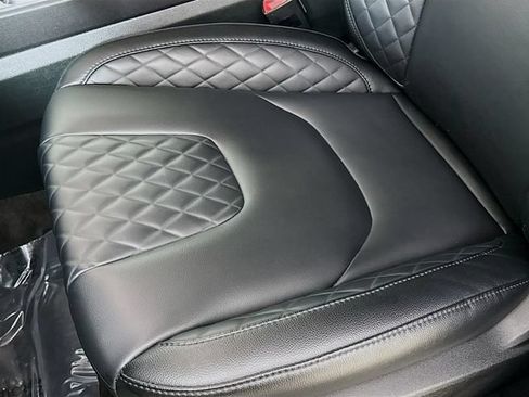 Used 2024 Ford Edge Titanium AWD/4WD image 19