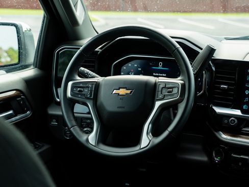 Used 2026 Chevrolet Silverado 1500 LT RWD image 21