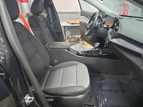 Used 2024 Chevrolet Trax LT w/ Driver Confidence Package image 14