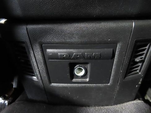 Used 2018 RAM 1500 Sport image 29