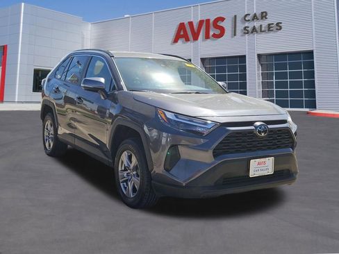 Used 2025 Toyota RAV4 XLE image 9