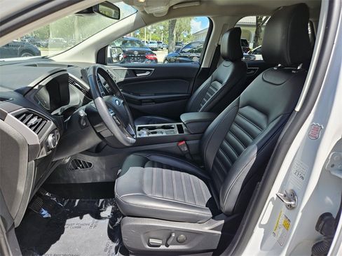Used 2024 Ford Edge SEL image 3
