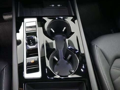 New 2026 Volkswagen Atlas SE image 9