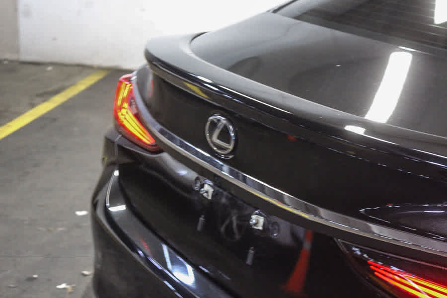 Used 2025 Lexus ES 300h w/ Accessory Package (Z1) FWD image 8