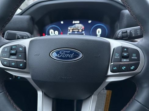 Used 2025 Ford Explorer Active image 19