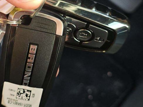 Used 2023 Ford Bronco Wildtrak AWD/4WD image 11