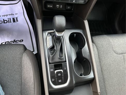 Used 2019 Hyundai Santa Fe SEL AWD/4WD image 16