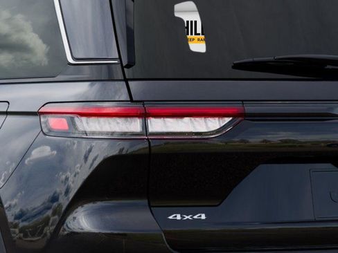New 2025 Jeep Grand Cherokee Laredo AWD/4WD image 9
