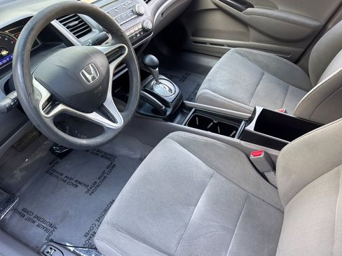 Used 2011 Honda Civic DX-VP image 4