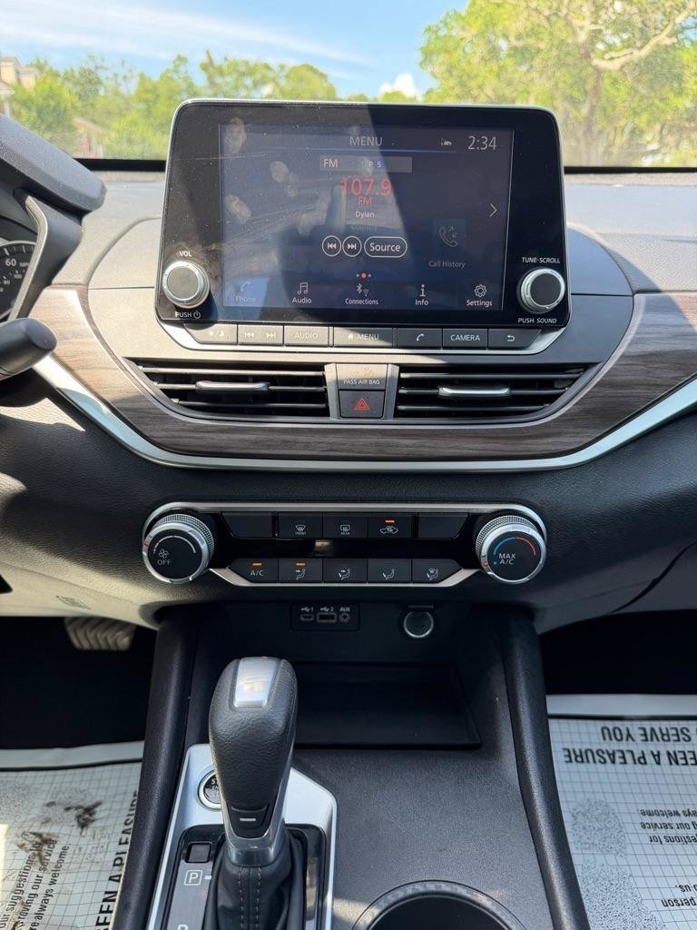 Used 2025 Nissan Altima 2.5 SV FWD image 21