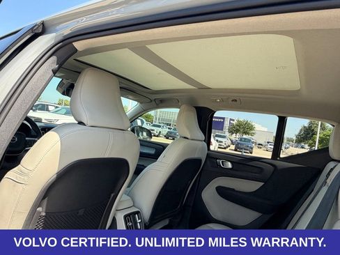 Certified 2026 Volvo XC40 B5 Plus AWD/4WD image 31