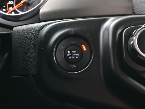 Used 2021 Jeep Gladiator Sport image 20