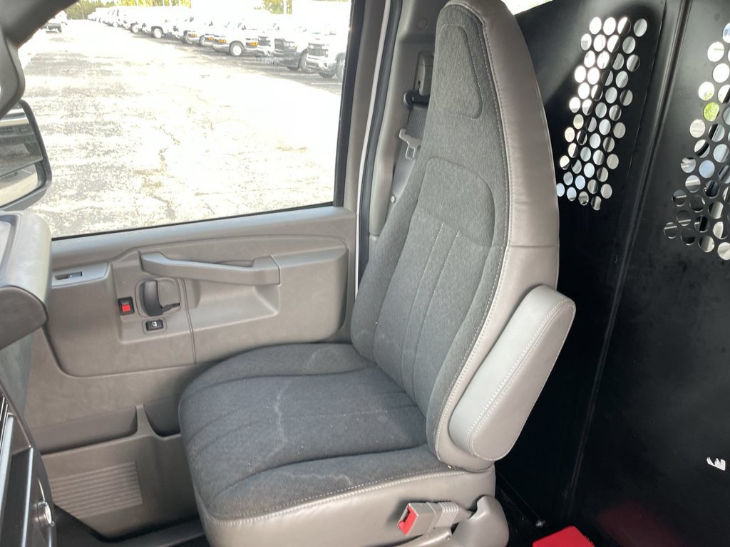 Used 2025 Chevrolet Express 2500 w/ Driver Convenience Package RWD image 10