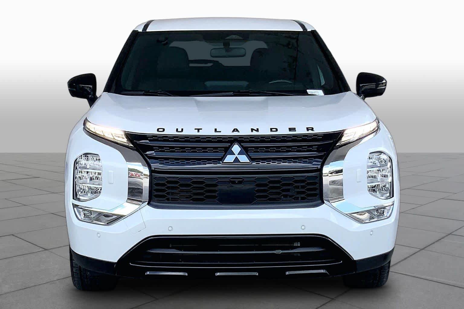 Used 2023 Mitsubishi Outlander SE Black Edition AWD/4WD image 4