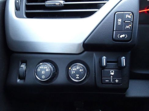 Used 2016 GMC Yukon SLT w/ Open Road Package image 24