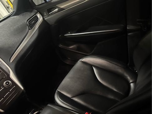 Used 2017 Lincoln MKC Premiere image 9