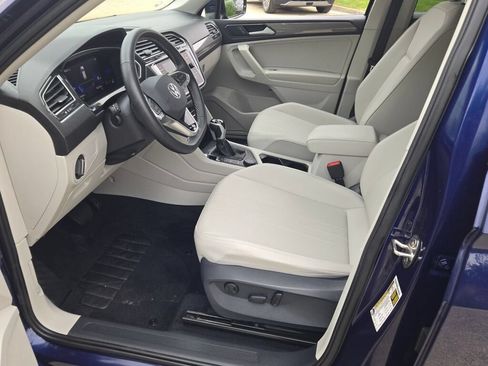 Used 2022 Volkswagen Tiguan SE AWD/4WD image 24