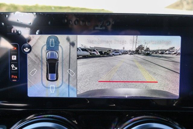 Used 2025 Mercedes-Benz EQB 300 4MATIC image 25