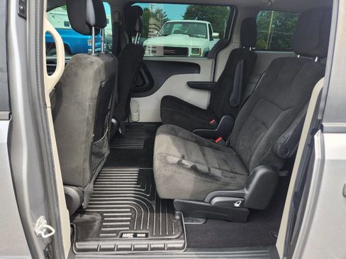Used 2016 Dodge Grand Caravan SE w/ Quick Order Package 29E SE FWD image 14