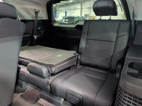 Used 2023 Toyota Sequoia Limited AWD/4WD image 9