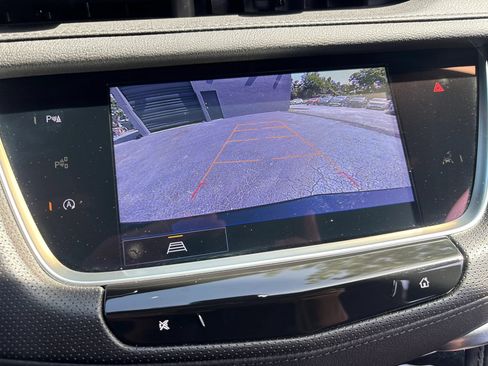 Used 2025 Cadillac XT5 Luxury FWD image 17