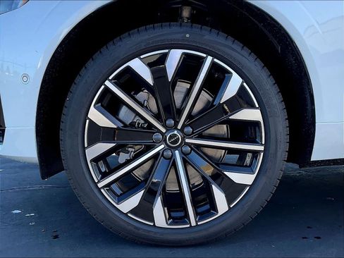 New 2026 Volvo XC60 T8 Ultra w/ Protection Package Premier image 14