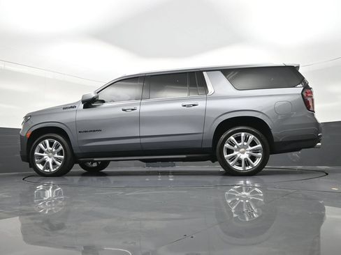 Used 2021 Chevrolet Suburban High Country AWD/4WD image 26