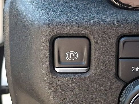 Used 2023 Chevrolet Silverado 1500 LT AWD/4WD image 24
