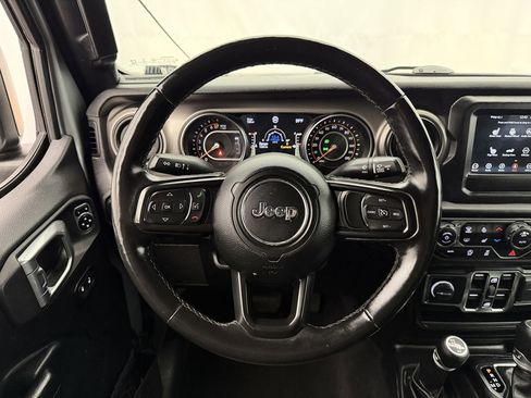 Used 2021 Jeep Gladiator Sport AWD/4WD image 13