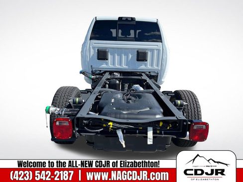 New 2024 RAM 3500 Limited image 4