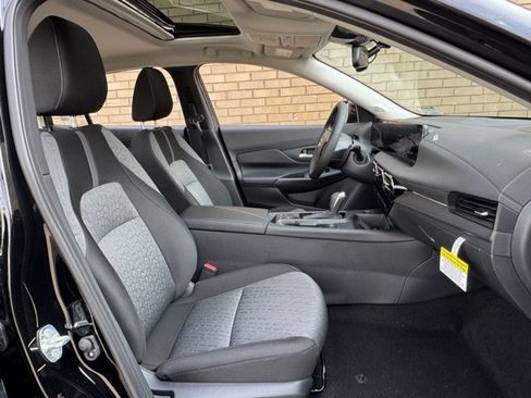 New 2026 Nissan Sentra SV w/ SV Convenience Package FWD image 6